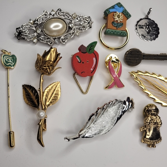 Vintage brooch pin collection 11 lot nature apples necklace pendant stamped - Picture 2 of 9